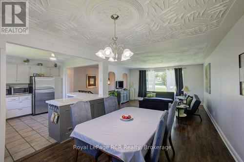 15 Booth Street E, Mapleton, ON 