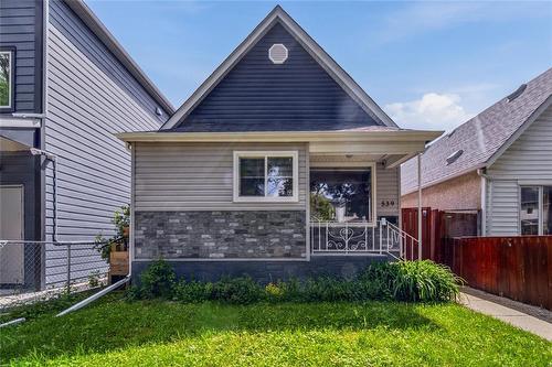539 Agnes Street  Winnipeg, MB R3G 1N6