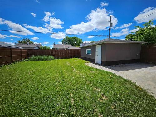 664 Prince Rupert Avenue, Winnipeg, MB 