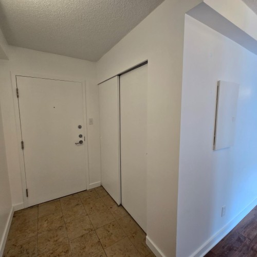 Mud Room - 909-10100 Rue Paul-Comtois, Montréal (Ahuntsic-Cartierville), QC 