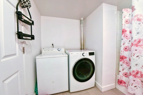 Laundry - 11755 Av. Allard, Montréal (Montréal-Nord), QC 