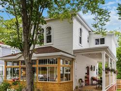 24 Queen Street  Bridgewater, NS B4V 1P1