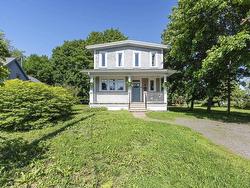 14 Main Street  Kingsport, NS B0P 1H0