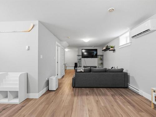 196 Titanium Crescent, Spryfield, NS 