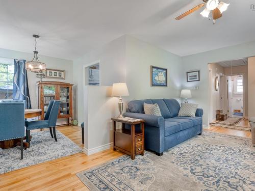 110 Brook Street, Lunenburg, NS - Indoor Photo Showing Living Room