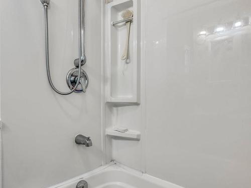 110 Brook Street, Lunenburg, NS - Indoor Photo Showing Bathroom