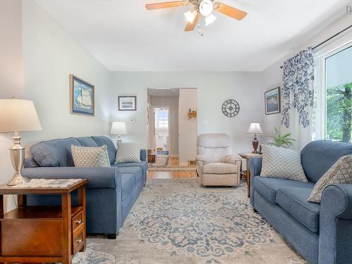 110 Brook Street, Lunenburg, NS - Indoor Photo Showing Living Room