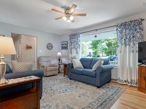 110 Brook Street, Lunenburg, NS - Indoor Photo Showing Living Room