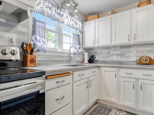 110 Brook Street, Lunenburg, NS - Indoor Photo Showing Kitchen
