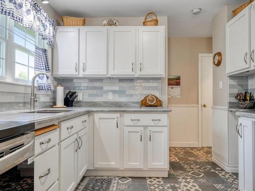 110 Brook Street, Lunenburg, NS - Indoor Photo Showing Kitchen