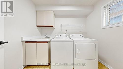 2027 Roy Ivor Crescent, Mississauga, ON 