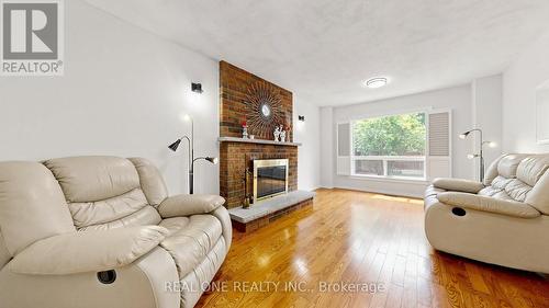 2027 Roy Ivor Crescent, Mississauga, ON 