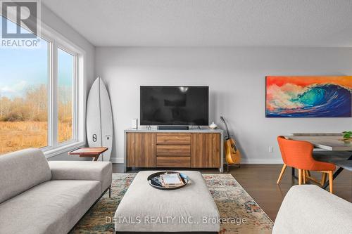 Living Room - 756 Dearborn Private, Ottawa, ON 