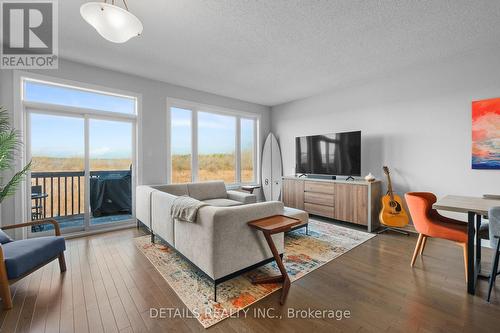 Living Room - 756 Dearborn Private, Ottawa, ON 