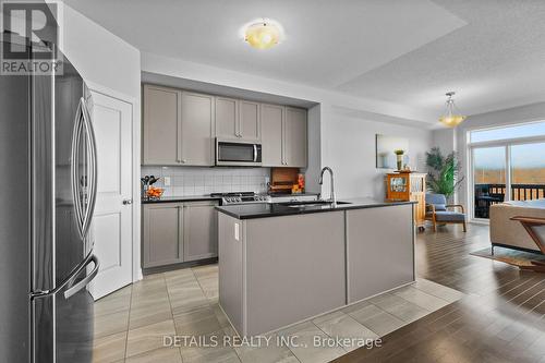 Kitchen with Walk-In Pantry - 756 Dearborn Private, Ottawa, ON 