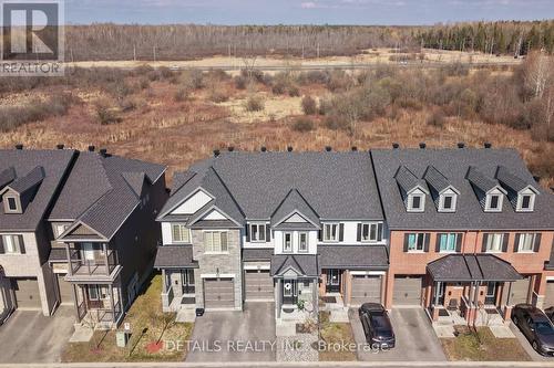 Home backing onto NCC Green Space in Spring - 756 Dearborn Private, Ottawa, ON 