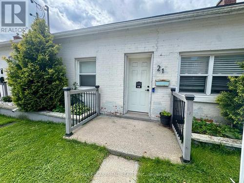21 Cedar Street, Cambridge, ON 