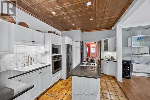 Open to a sunfilled dining/family rm - 119 Strathcona Avenue, Ottawa, ON 
