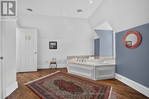 sperate 3 pc ensuite with shower. - 119 Strathcona Avenue, Ottawa, ON 