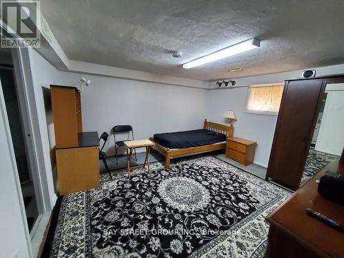 LOWER - 73 REGATTA CRESCENT , Toronto, Ontario M2R 2X7 3