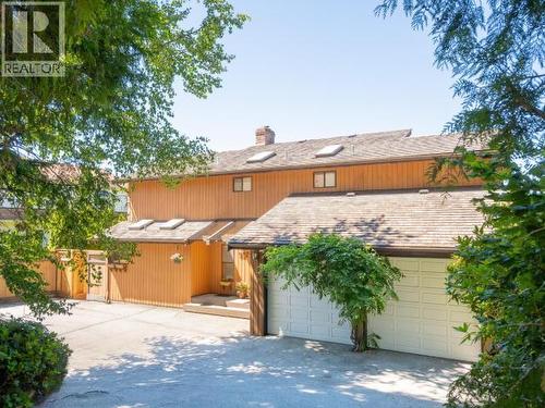 3377 Malaspina Ave, Powell River, BC 