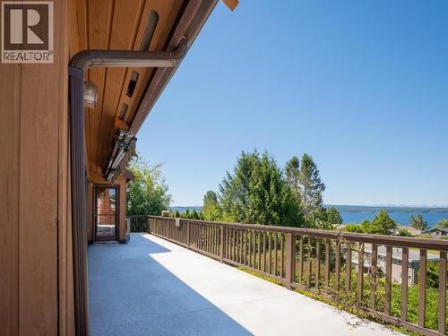 3377 Malaspina Ave, Powell River, BC 