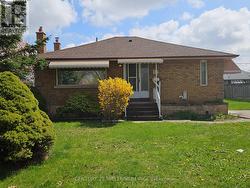 UPPER - 32 STEWART AVENUE Thorold, ON L2V 2W7