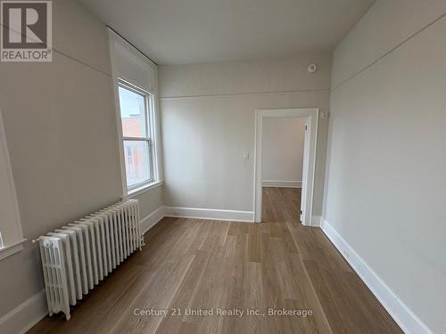 4 - 172.5 HUNTER STREET W , Peterborough (Town Ward 3), Ontario K9H 2L2 2