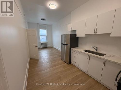4 - 172.5 HUNTER STREET W , Peterborough (Town Ward 3), Ontario K9H 2L2 4