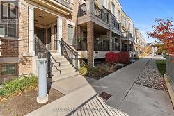 42 - 2441 GREENWICH DRIVE N Oakville, ON L6M 0S3