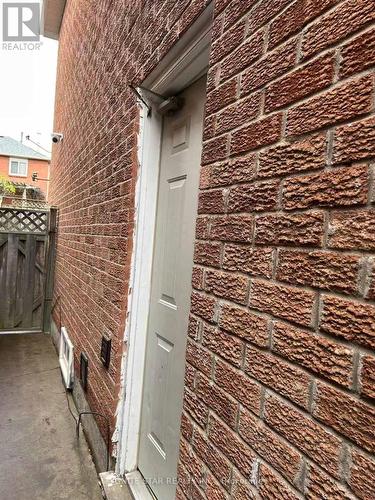 2599 Ambercroft Trail, Mississauga, ON 