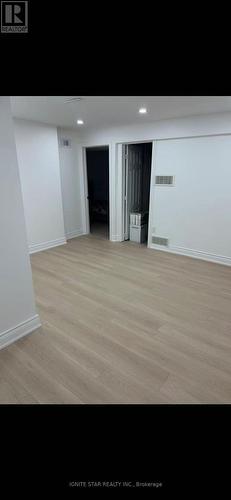 2599 Ambercroft Trail, Mississauga, ON 