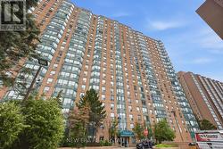 301 - 135 HILLCREST AVENUE  Mississauga, ON L5B 4B1