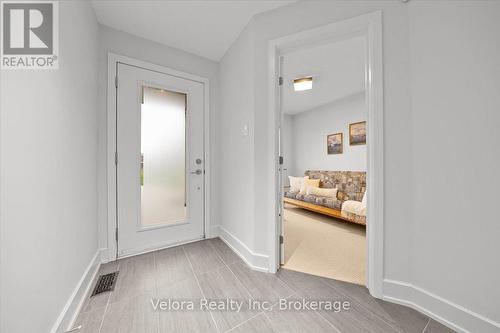 63F Young Street, Ottawa, ON 