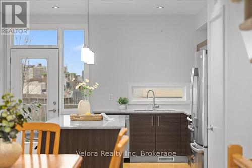 63F Young Street, Ottawa, ON 
