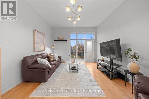 63F Young Street, Ottawa, ON 