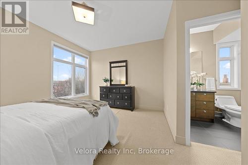 63F Young Street, Ottawa, ON 