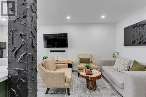 18 - 10 Cadham Boulevard, Hamilton, ON 