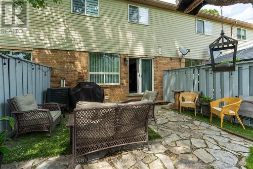 18 - 10 Cadham Boulevard, Hamilton, ON 