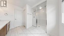 primary bathroom 4 pc - 
