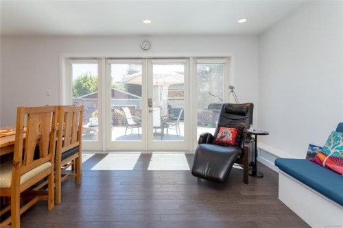 367 Vincent Ave, Saanich, BC 