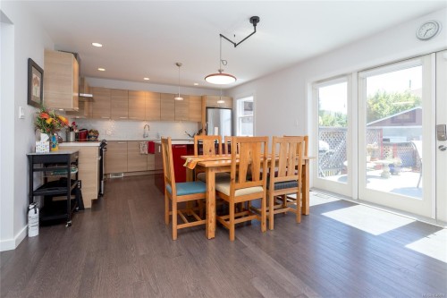 367 Vincent Ave, Saanich, BC 