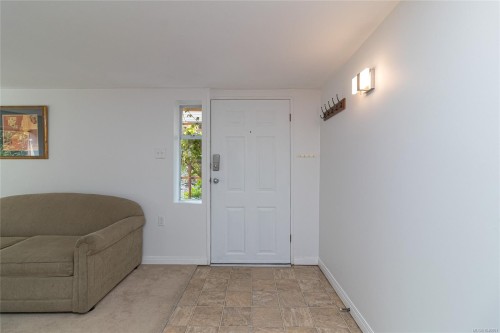 367 Vincent Ave, Saanich, BC 