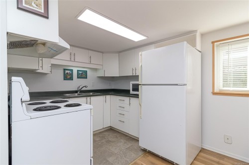 367 Vincent Ave, Saanich, BC 