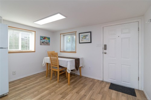 367 Vincent Ave, Saanich, BC 