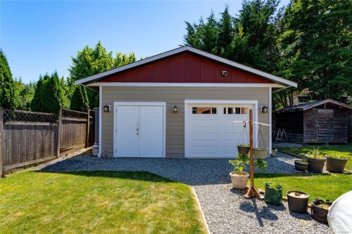 367 Vincent Ave, Saanich, BC 