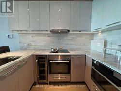 4911 - 488 UNIVERSITY AVENUE Toronto, ON M5G 0C1