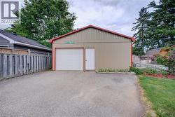 Garage - 