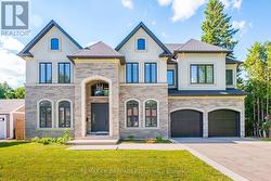 11 OAKLEY COURT Hamilton, ON L9G 1T6