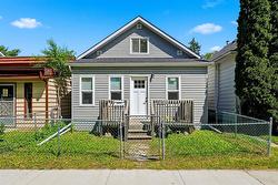 221 Marjorie Street  Winnipeg, MB R3J 1R5